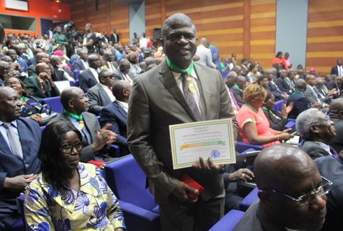 Le Président de l’USP, le Professeur Méké MÉÏTÉ, élevé à la dignité de Commandeur dans l’ordre de l’éducation nationale de CI