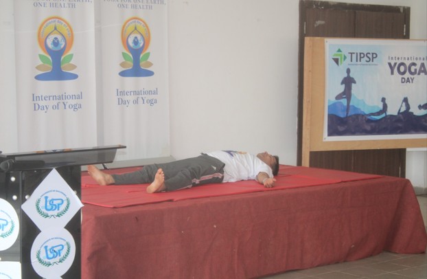 L’Ambassade de l’Inde célèbre la Journée Mondiale du Yoga à l’Université Polytechnique de San Pedro, en partenariat avec le TIPSP et l’UPSP