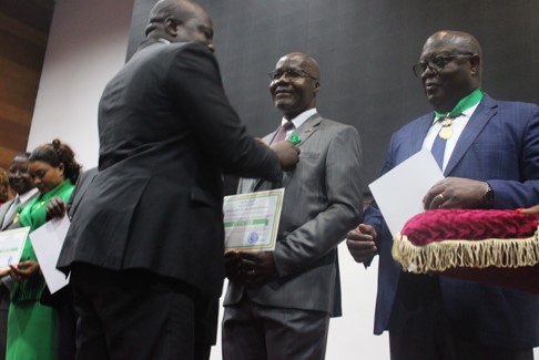 Le Président de l’USP, le Professeur Méké MÉÏTÉ, élevé à la dignité de Commandeur dans l’ordre de l’éducation nationale de CI
