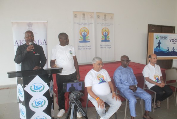 L’Ambassade de l’Inde célèbre la Journée Mondiale du Yoga à l’Université Polytechnique de San Pedro, en partenariat avec le TIPSP et l’UPSP