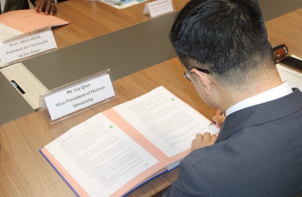 Accord-cadre de coopération entre l’Université Polytechnique de San Pedro et l’Université de HAINAN (Chine)