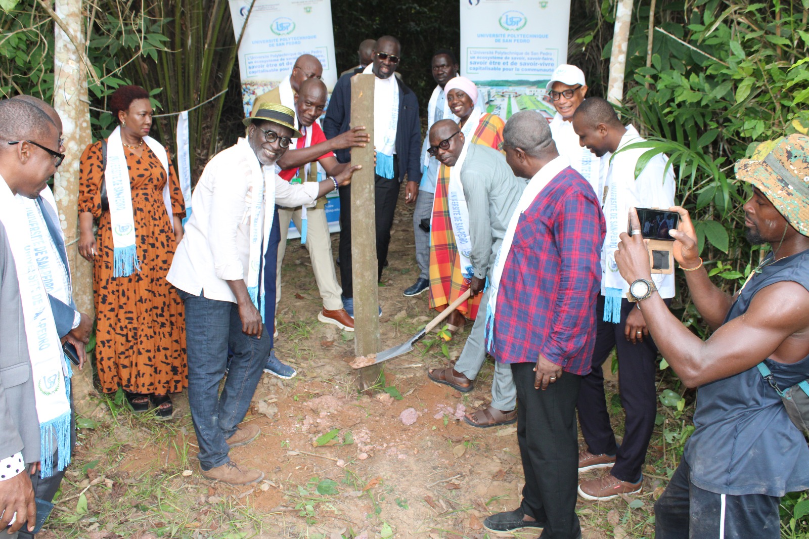 POSE DE LA PREMIÈRE PIOCHE DU DOMAINE BINI DE L’USP